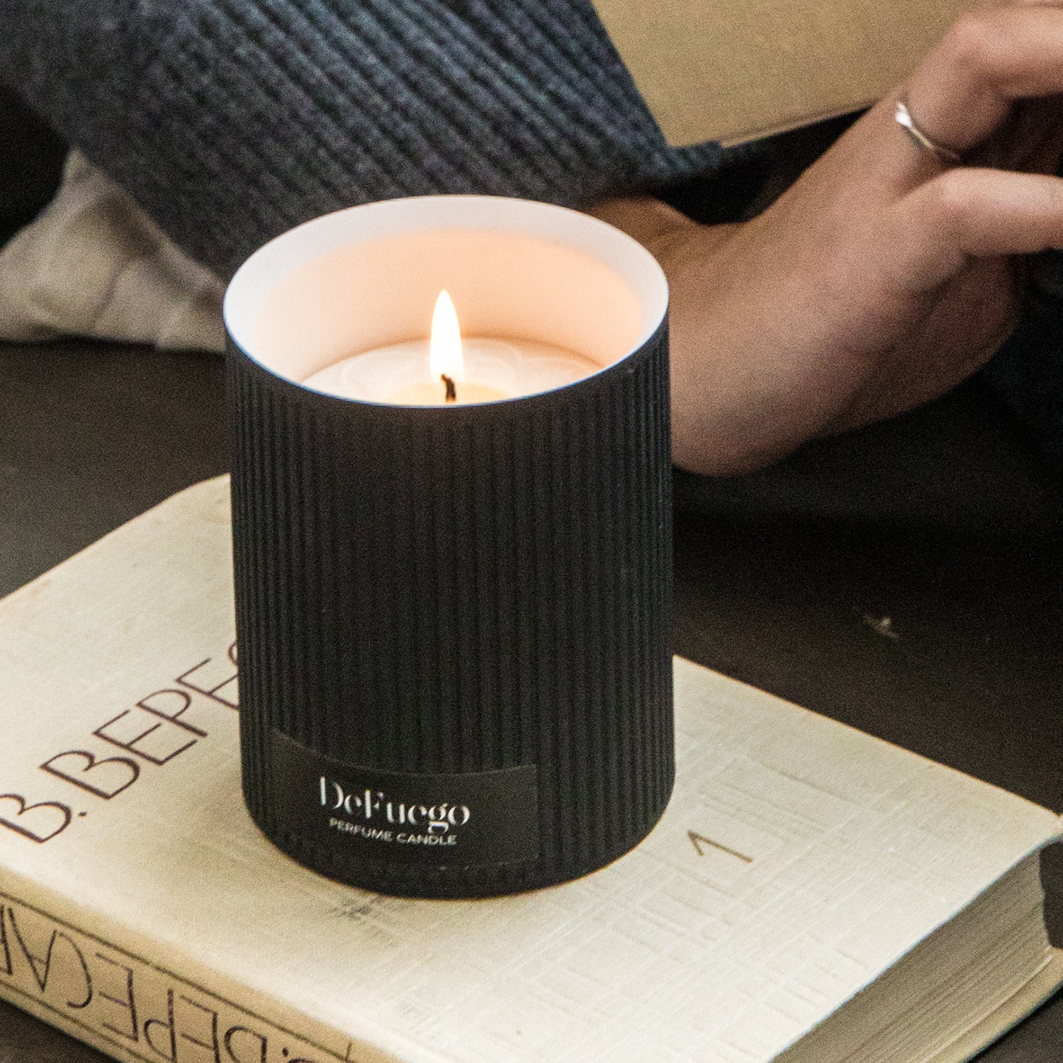 Ароматическая свеча "Перуанский Саботаж" DeFuego Греция черный, 200 мл