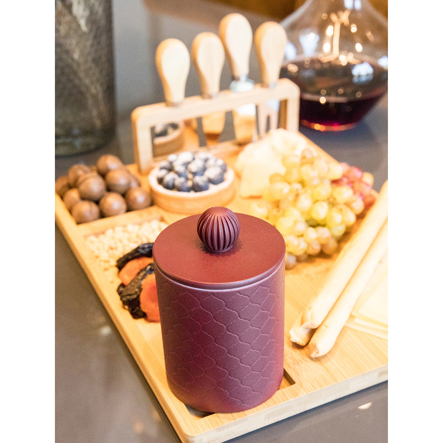 Ароматическая свеча "Темный Бархат" DeFuego Восток бархат, 200 мл