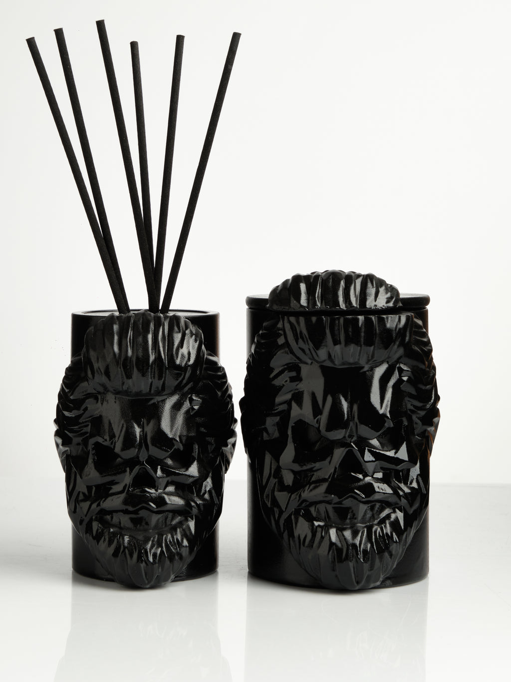 Ароматическая свеча "Сумеречный бор" DeFuego Бородач черный, 200 мл