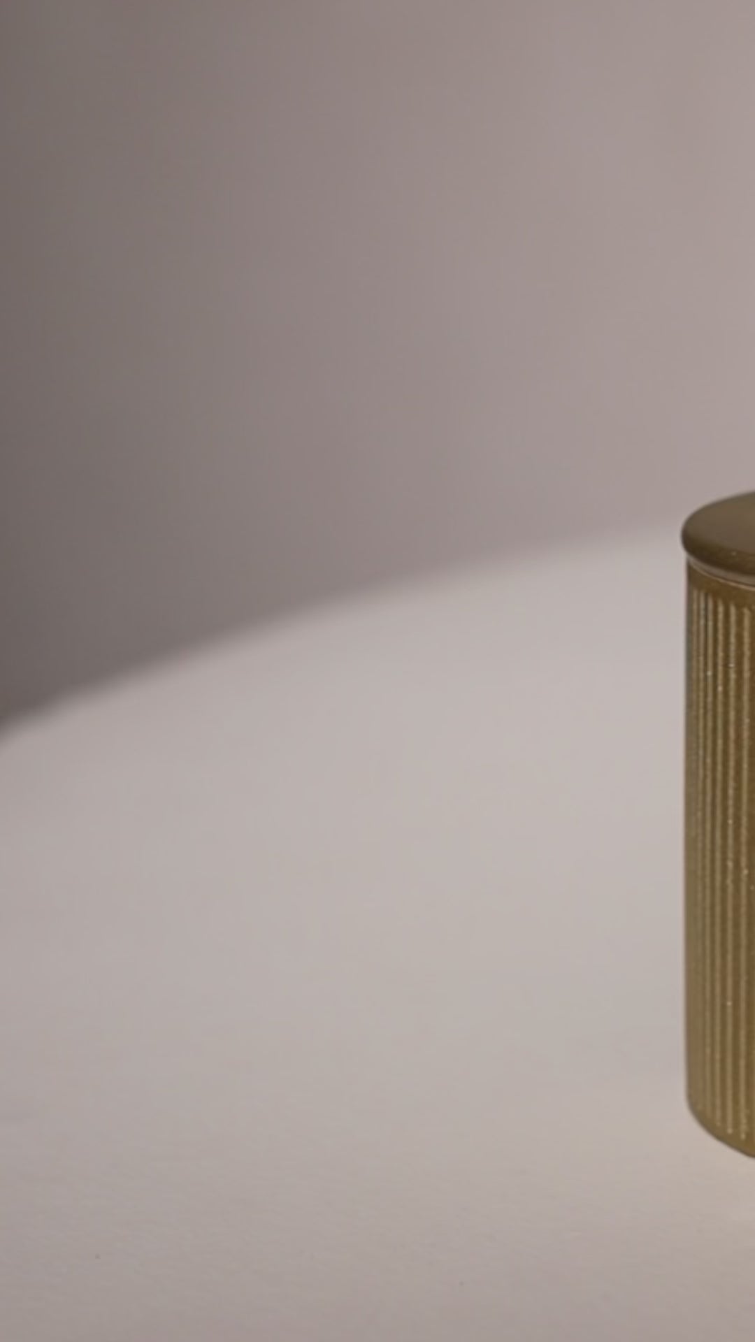 Ароматическая свеча "Цветущий кашмир" DeFuego Греция золото, 200 мл