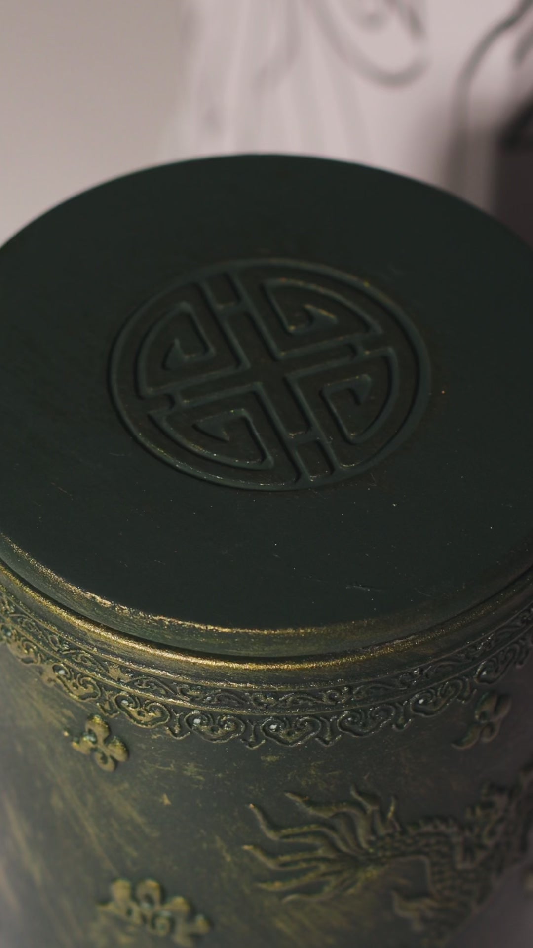 Ароматическая свеча "Рожденствеский вечер" DeFuego Китай зеленое.золото, 200 мл