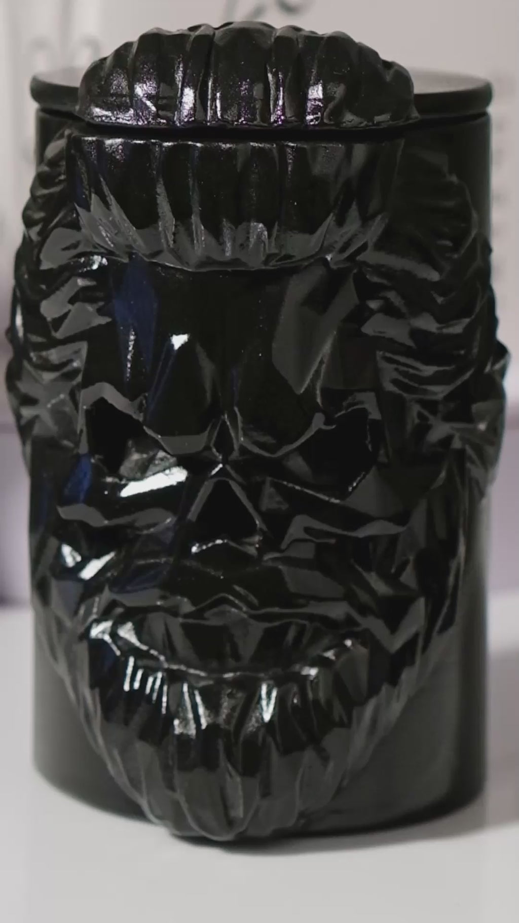 Ароматическая свеча "Сумеречный бор" DeFuego Бородач черный, 200 мл