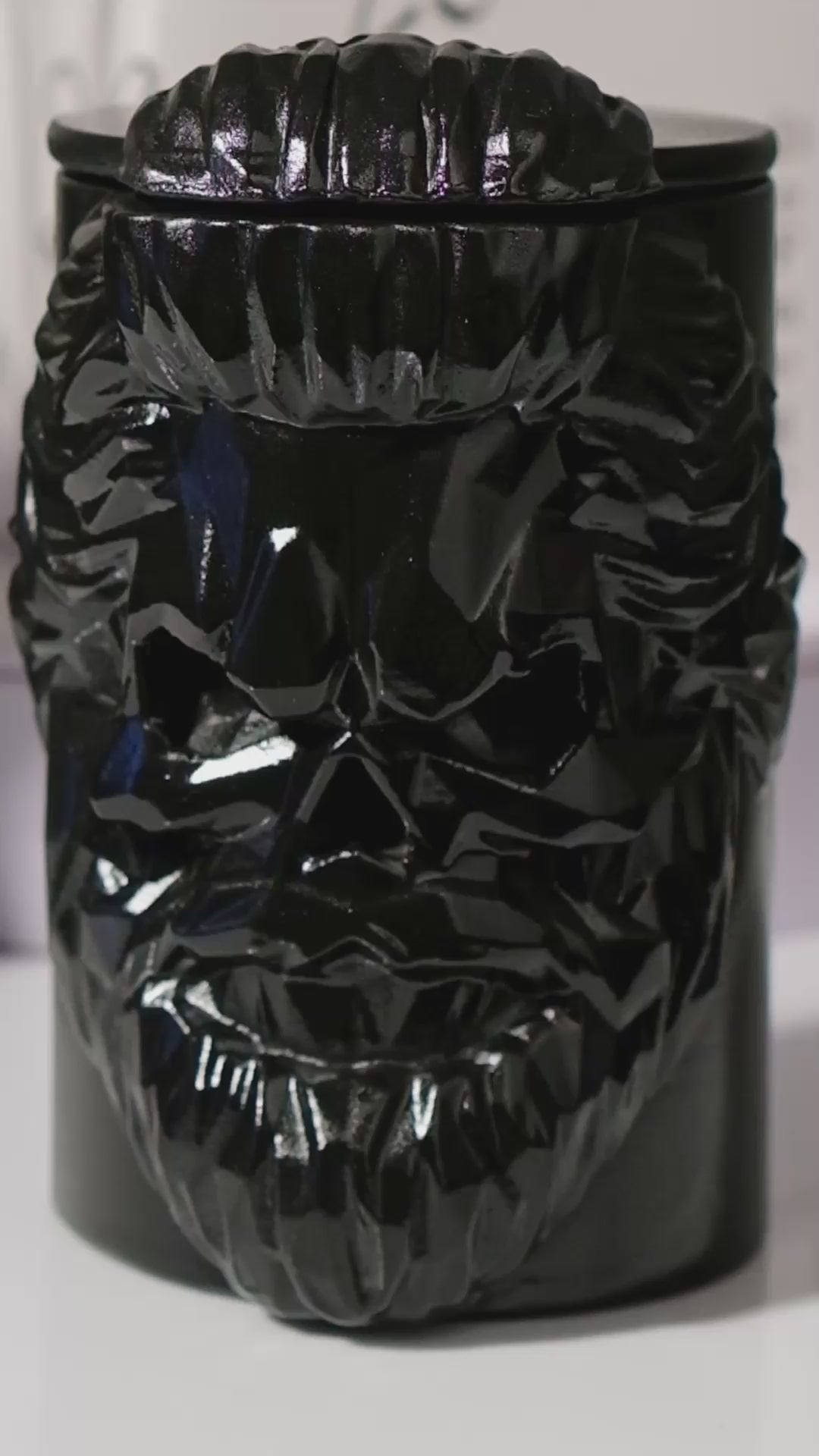 Ароматическая свеча "Сумеречный бор" DeFuego Бородач черный, 200 мл